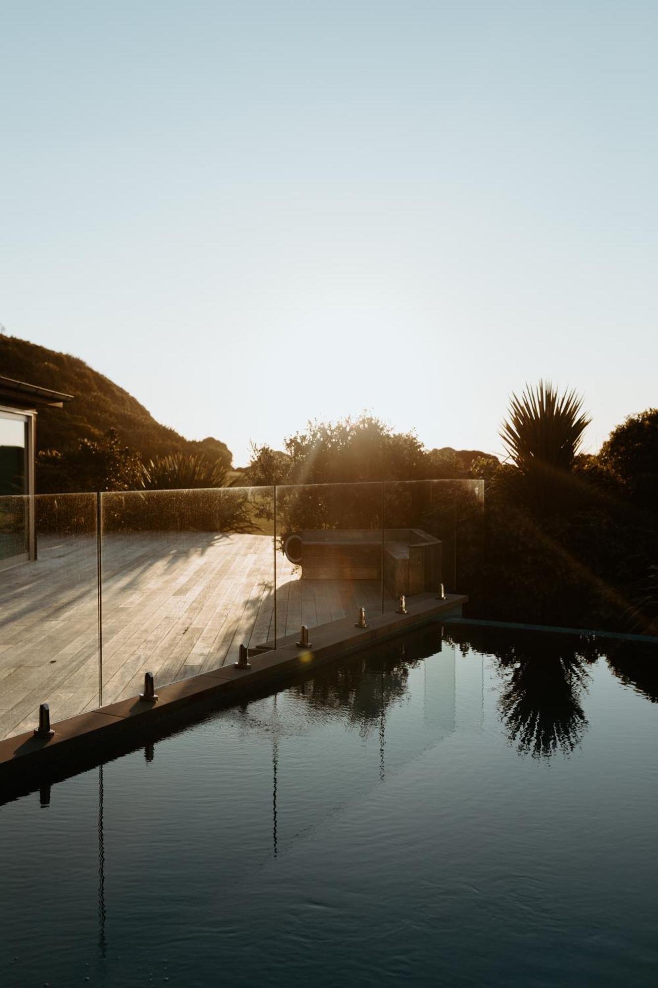 Te Whaanga Retreat & Spa แรกแลนด์ ภายนอก รูปภาพ