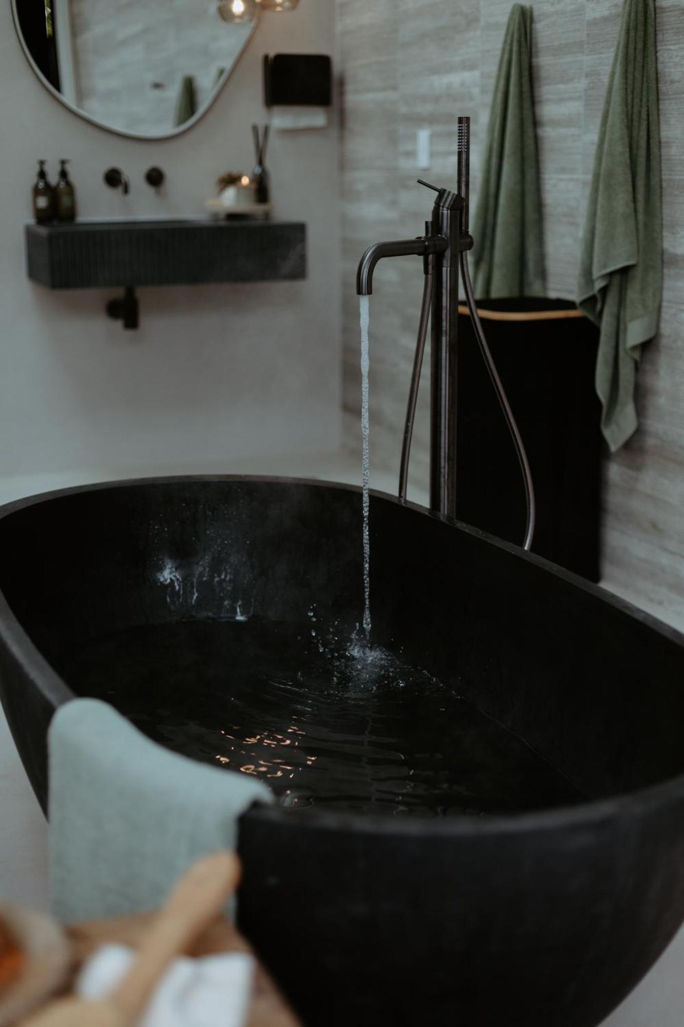 Te Whaanga Retreat & Spa แรกแลนด์ ภายนอก รูปภาพ