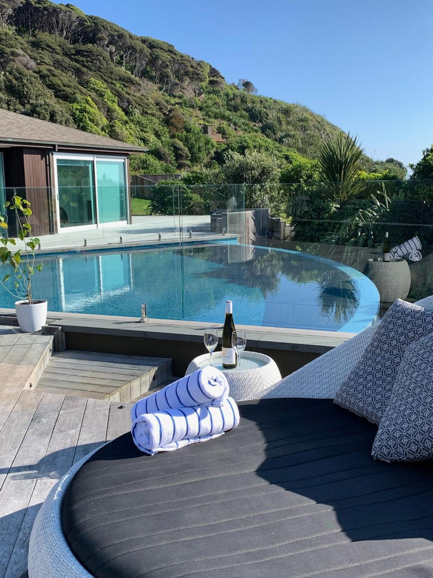 Te Whaanga Retreat & Spa แรกแลนด์ ภายนอก รูปภาพ